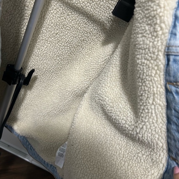 Aritzia Denim Sherpa Jacket - Picture 4 of 5